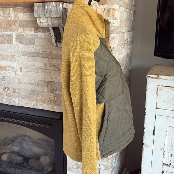 Prana yellow Glen Ivy pullover 1/4 zip quilted center two zip pockets fleece - Picture 11 of 16